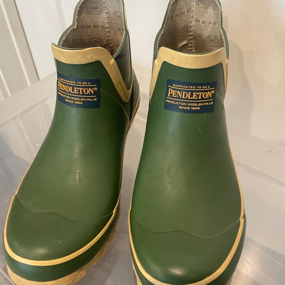 Pendleton Green and Cream Rain Boots